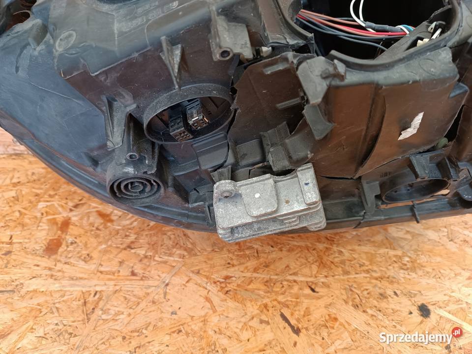 LAMPA LEWY PRZÓD REFLEKTOR EU L90028076 BMW X1 wielkopolskie Nowy Tomyśl
