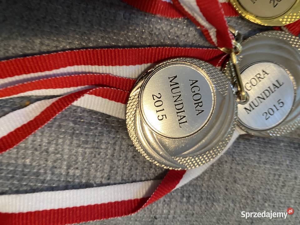 Medale sportowe różne 70 sztuk Zielonka