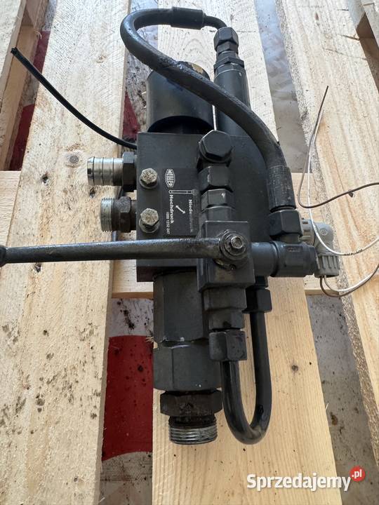 Rozdzielacz do hydrauliki wywrotu typ 501354 ciężarowe Częstochowa