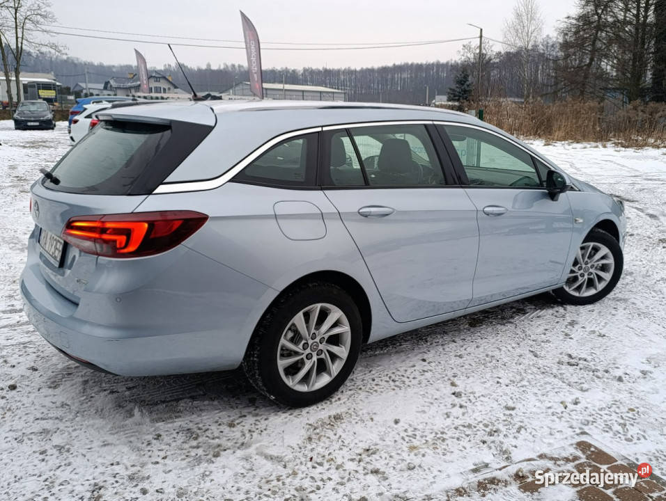 Opel Astra Astra Sports Tourer Bezwypadkowa mały benzyna Opel Dulowa sprzedam