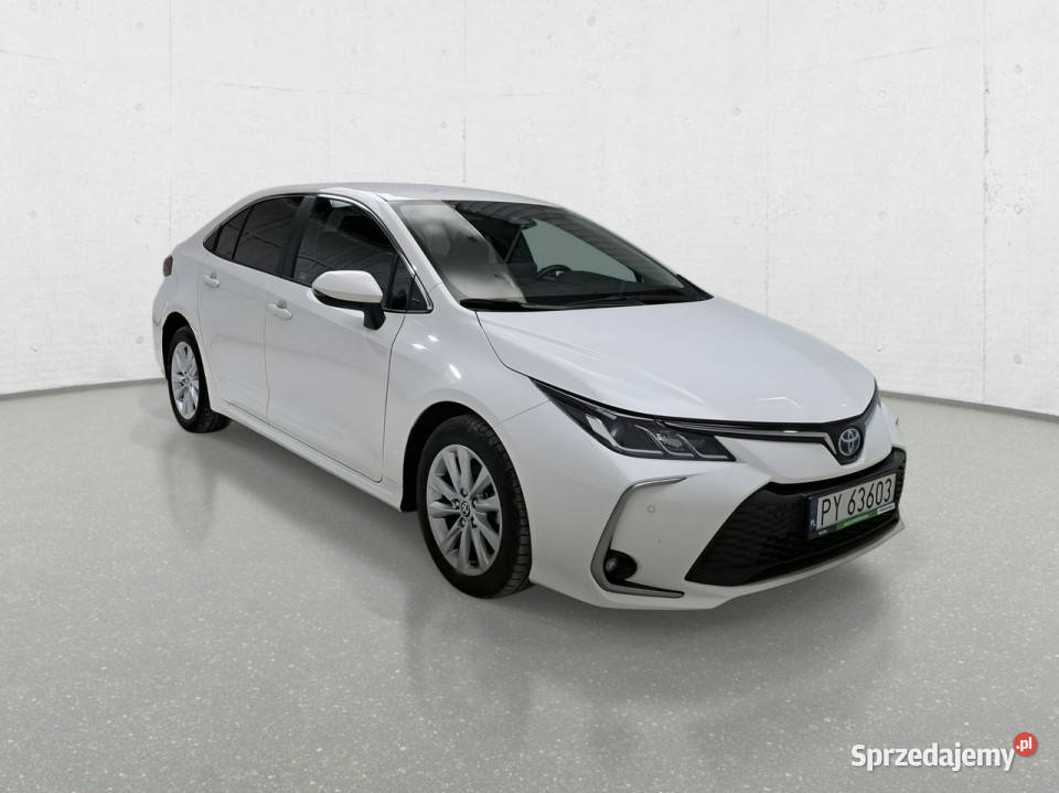 Toyota Corolla Seria E16 2012 biały Motoryzacja dolnośląskie Komorniki