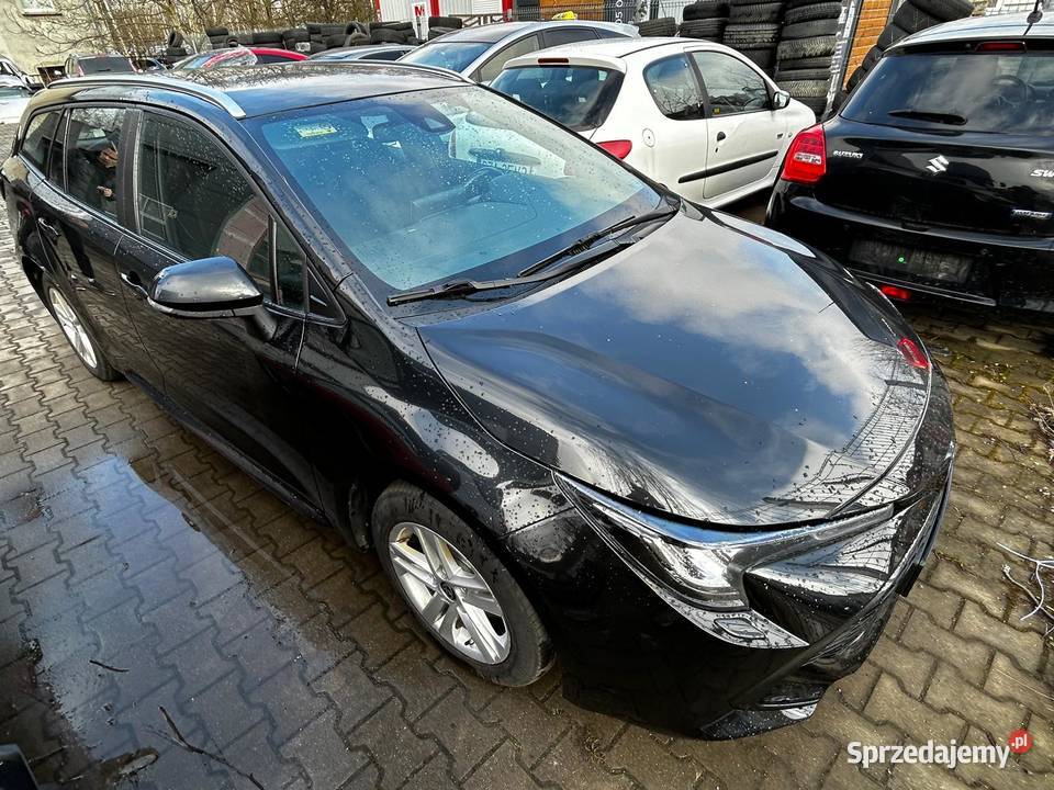 Raty Toyota Corolla Prywatnie Kombi Hybryda światła do jazdy dziennej Corolla Wrocław