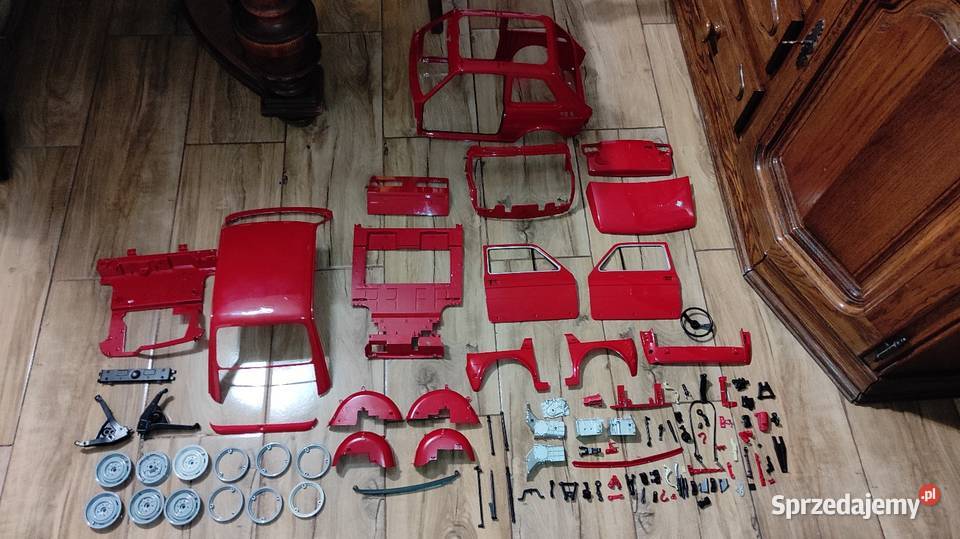 Sprzedam części modelu Fiat 126p Hachette 16 Przemyśl