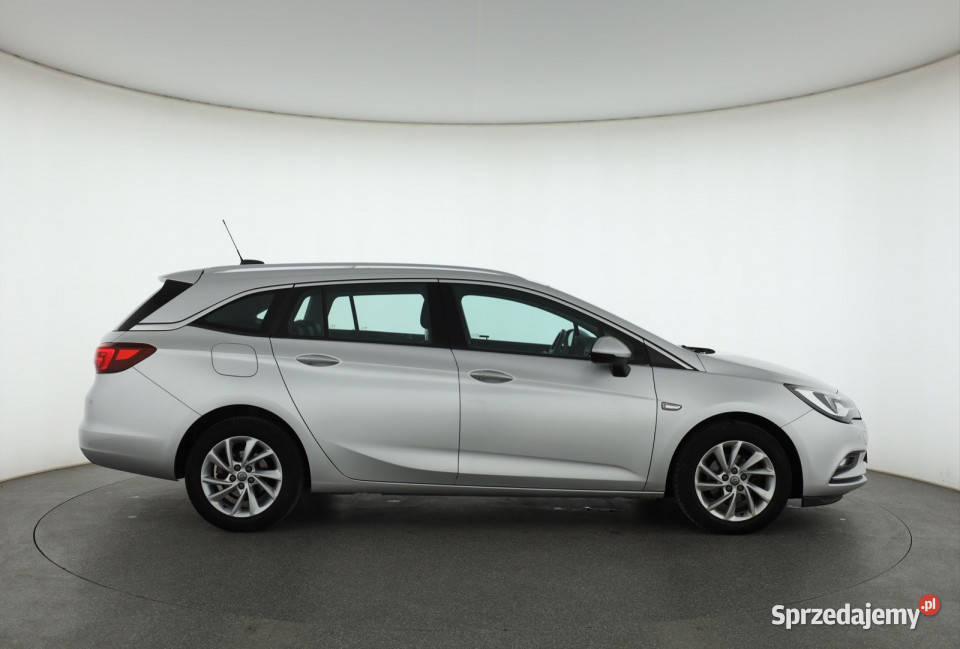 Opel Astra 14 T Piaseczno