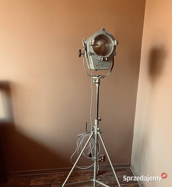 Lampa teatralno filmowa z okresu PRL Vintage wielkopolskie Poznań