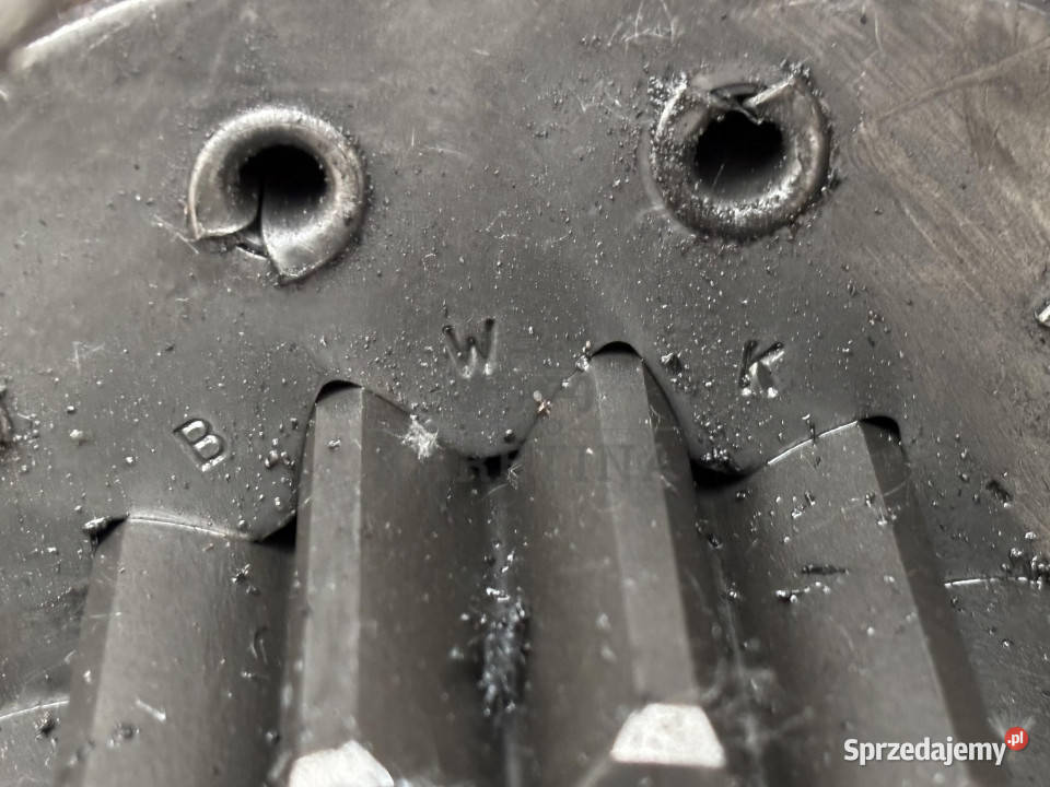 Massey Fergusson 3690 Zwolnica Lewa 3615730M11