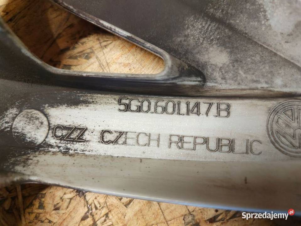 Kołpak 15 Volkswagen Golf VII 5G060L147B osobowe Pleszew