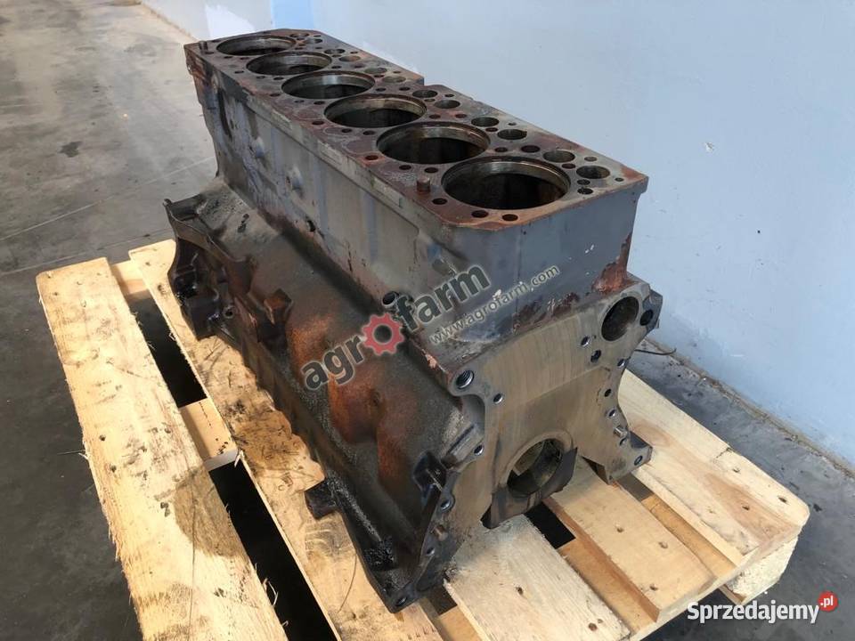 Blok silnika Ares 735 720 710 715 Byków