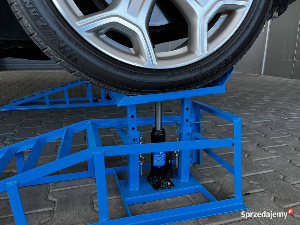 Rampy najazdy z podnośnikiem hydraulicznym Bochnia