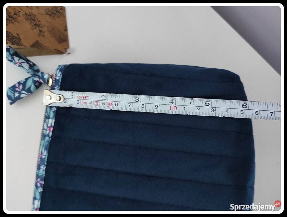 Granatowa nowa kosmetyczka YVES ROCHER Płock