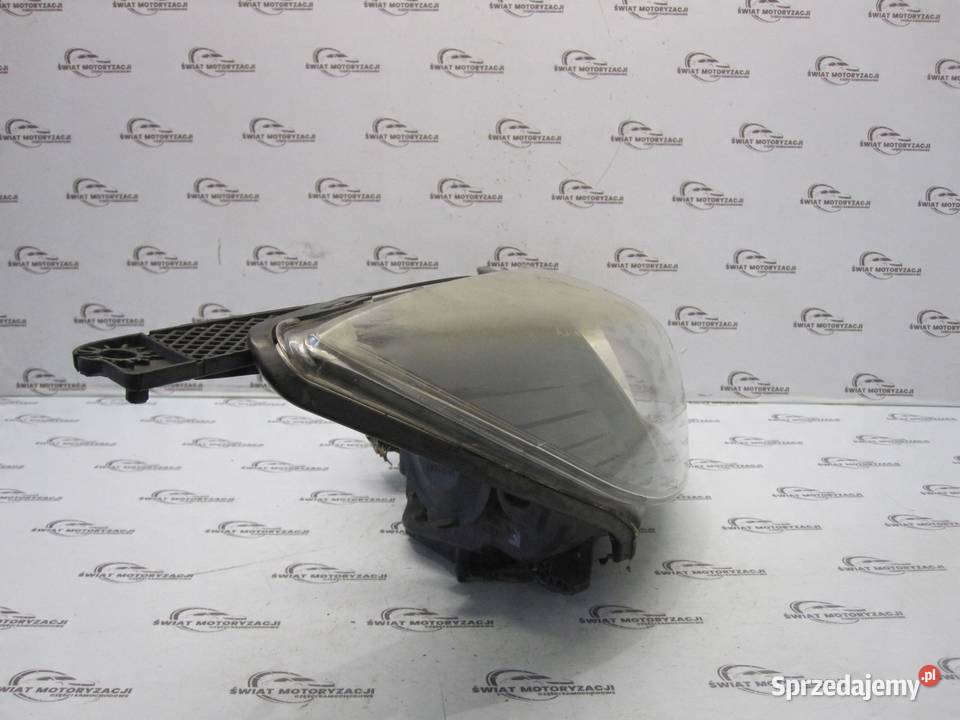 FORD FOCUS MK3 III lampa prawa przód osobowe