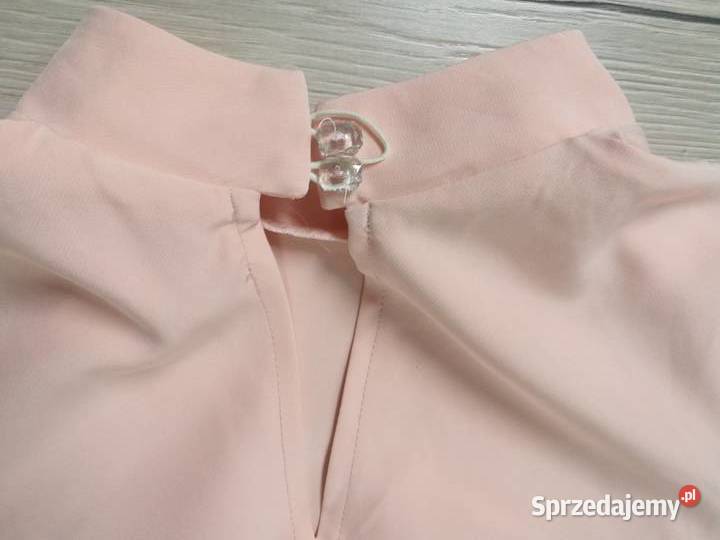 Brzoskwiniowa sukienka pudełkowa Dębica