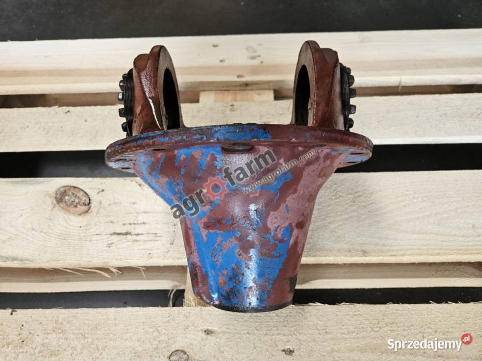 Uchwyt dyferencjału FWD Ford 7700 7600