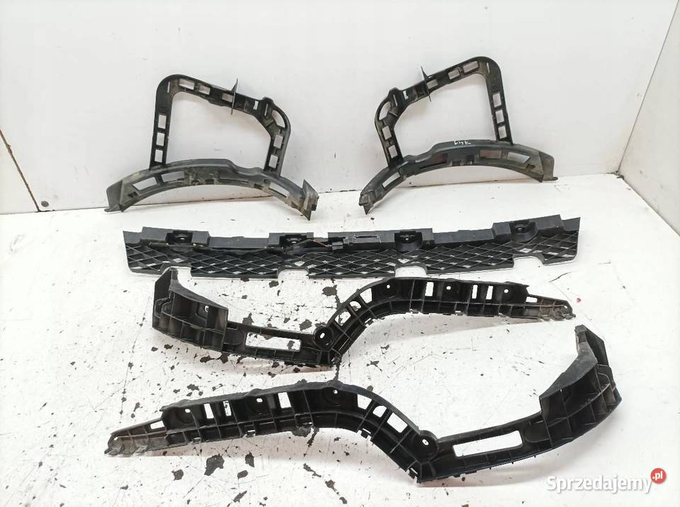 ŚLIZG ZDERZAKA TYŁ KOMBI 3AF807394 3QF807377 VW Rok produkcji 2013