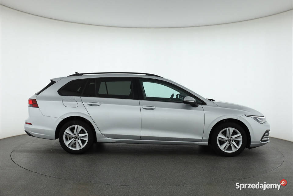 VW Golf 15 eTSI czujnik parkowania