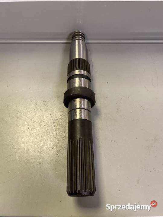 Wałek przekładni rozdzielającej napęd AGCO MF Białystok