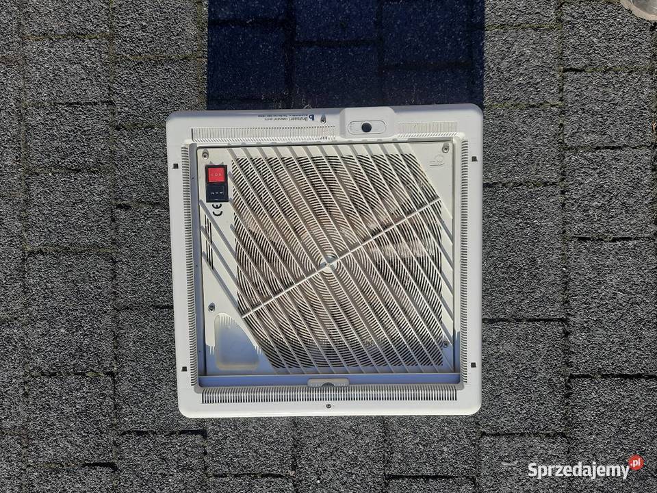 Szyberdach z wentylatorem 12V do przyczepy