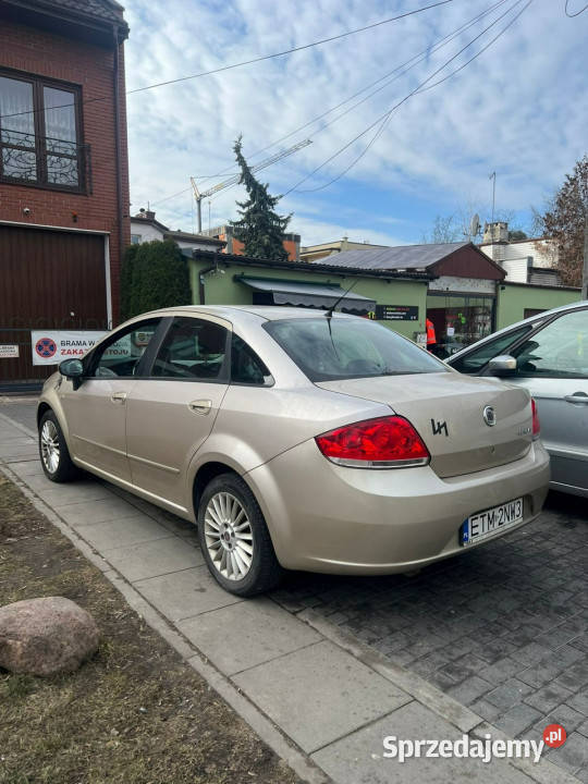 Fiat Linea 14 Benzyna 2007r ZadbanyTanioMożliwa beżowy
