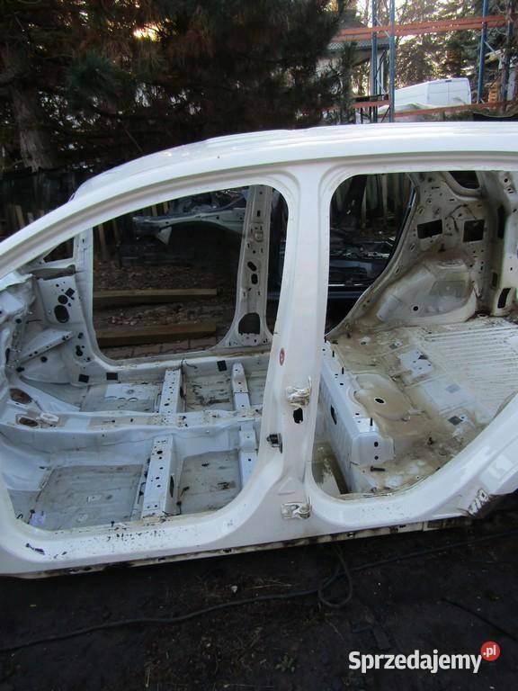 PRÓG SŁUPEK LEWY BOK FORD ECOSPORT osobowe
