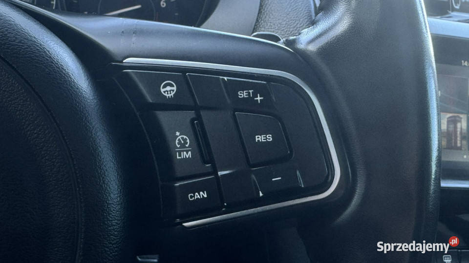 Jaguar FPACE 20 4WD 296 Pakiet black Skóry centralny zamek