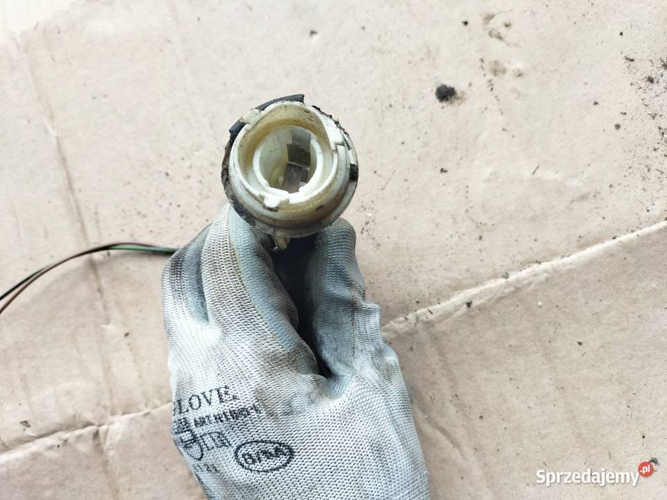 AUDI 80 B4 80B4 WTYCZKA GNIAZDA ŻARÓWKI Kamień-Kolonia