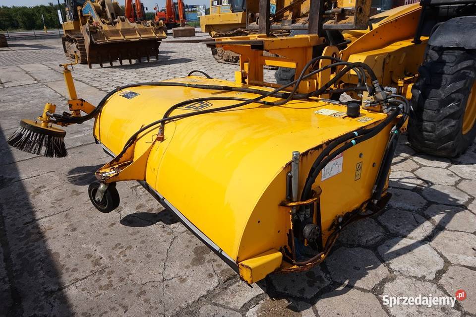 ZAMIATARKA MARKI JCB 240SC Tuliszków