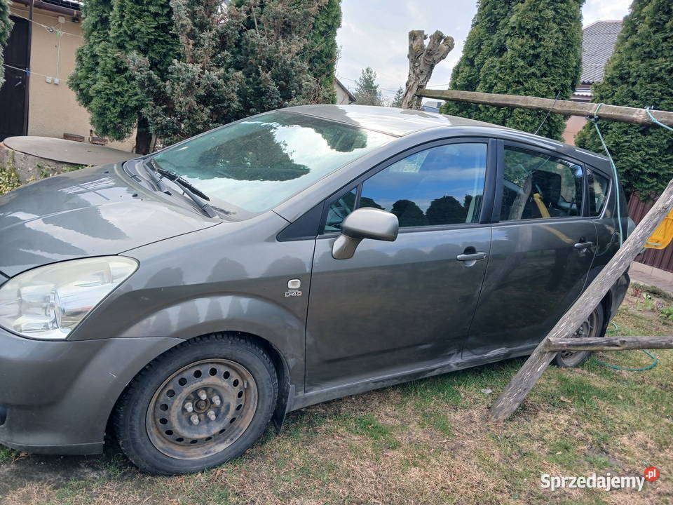 Sprzedam Toyotę corolla verso z uszkodzonym Grabianów