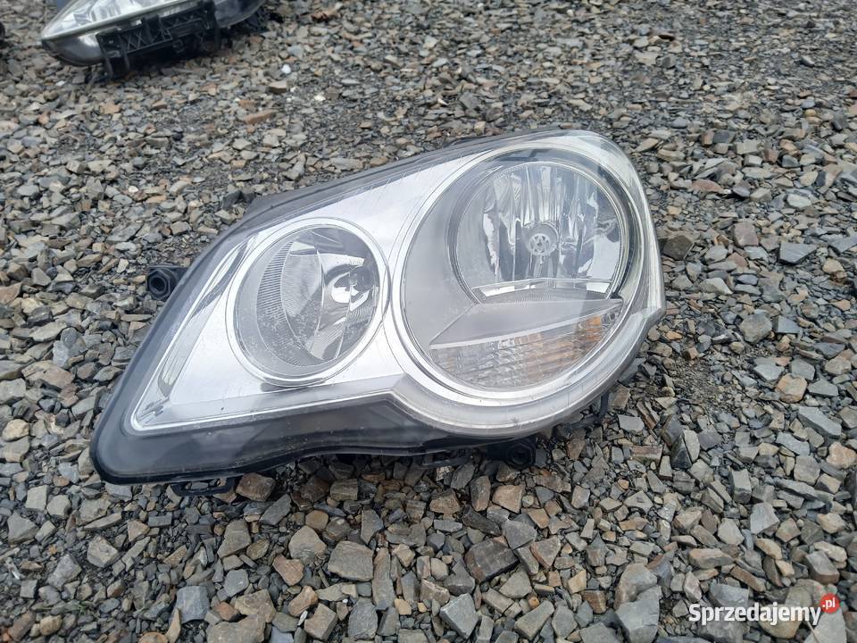 Lampa lewa przód przednia Volkswagen Polo 4 9N