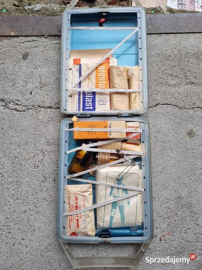 Apteczka samochodowa 1977 kompletna Rarytas sprzedam