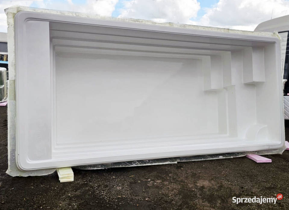 Basen wkopywany poliestrowy 48 x 22 x 12m z Trzebnica