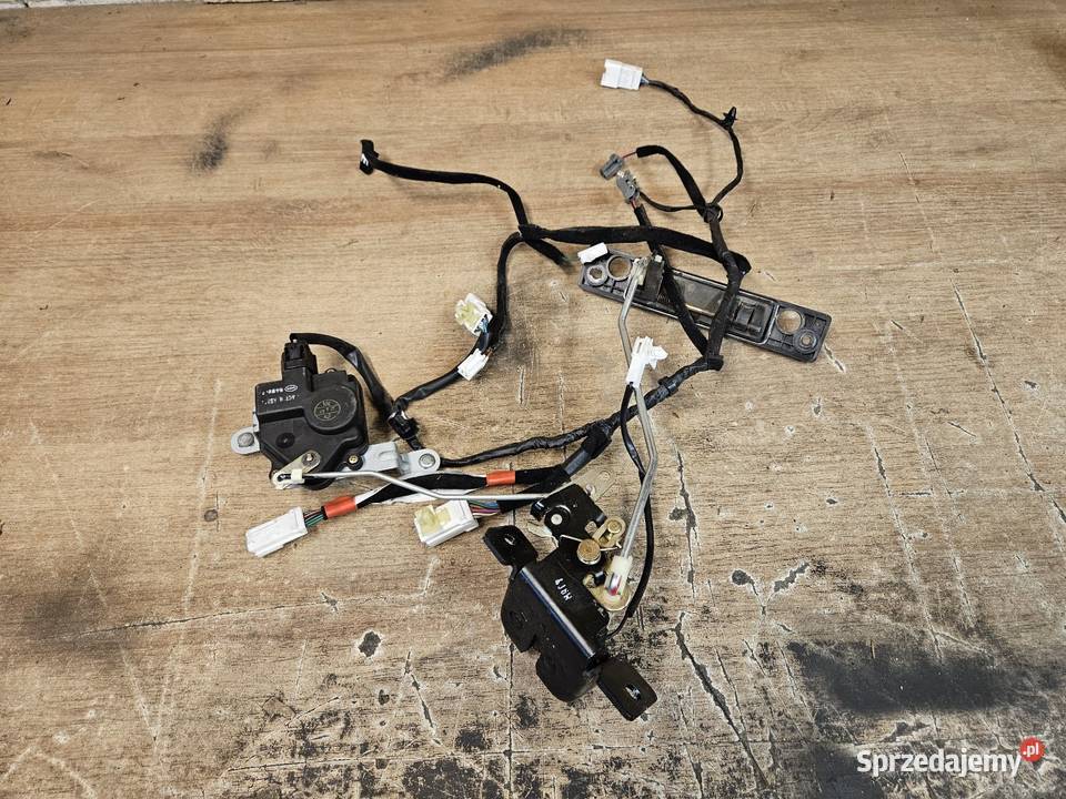 KIA CARENS 2 II MIKROSTYK SIŁOWNIK KLAPY TYŁ Międzychód sprzedam