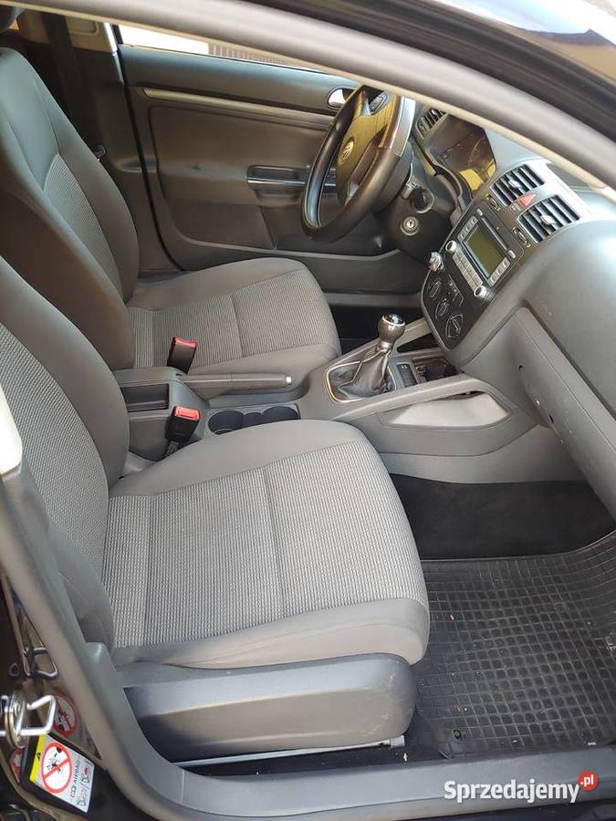 Volkswagen Golf 5 16 102 benzyna radio