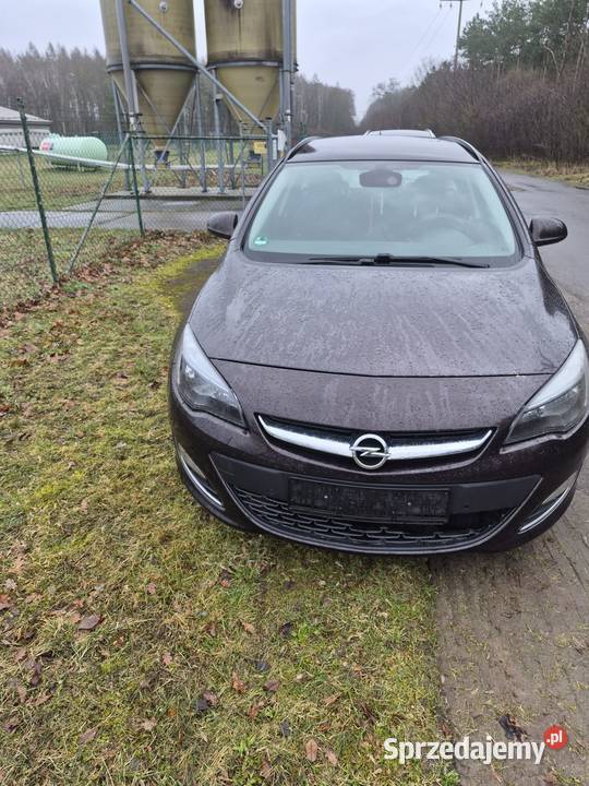 Opel Astra J uszkodzony silnik