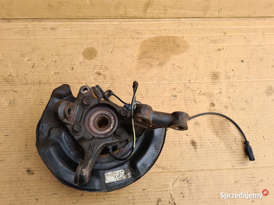 Toyota Auris II E18 zwrotnica piasta koła Piasty i łożyska kół Legnica sprzedam