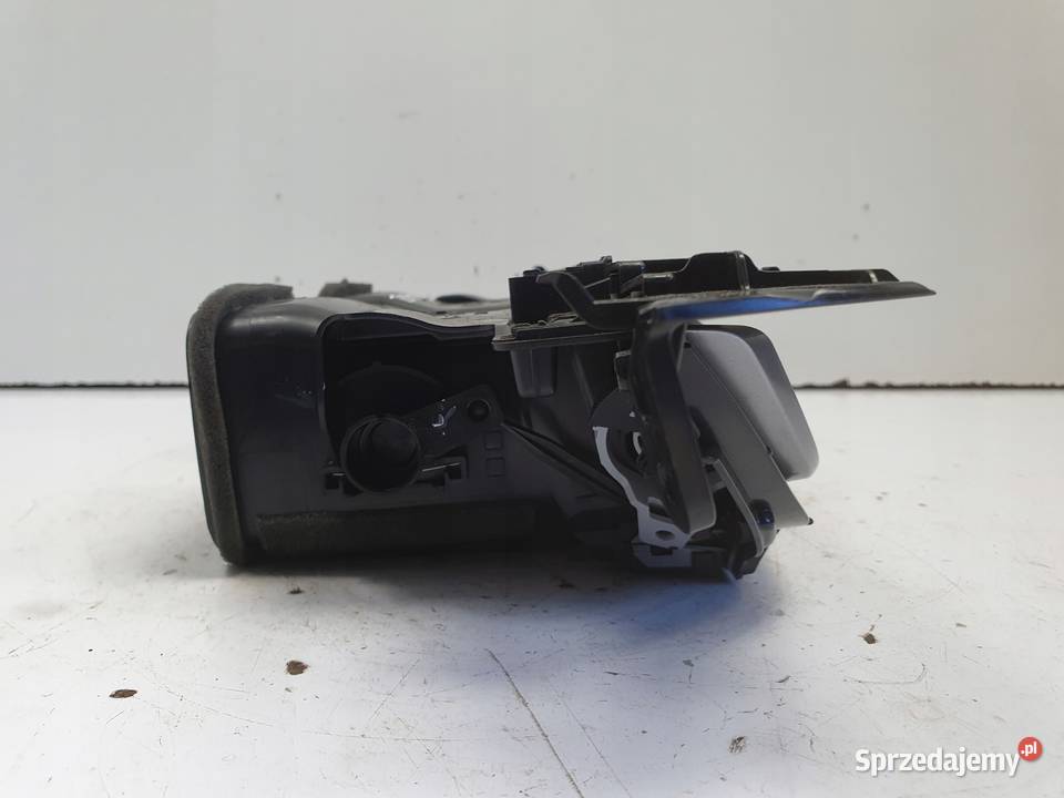 Toyota CHR CHR ŚRODKOWA KRATKA NAWIEWU Rudka