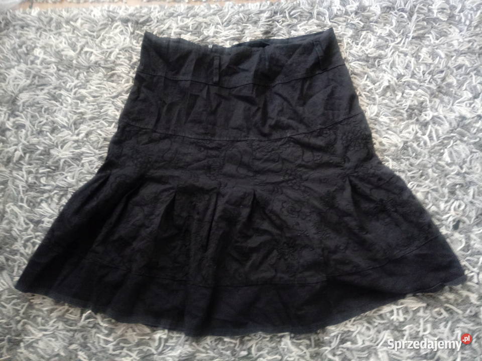 Spódnica czarna z haftem Chrzanów