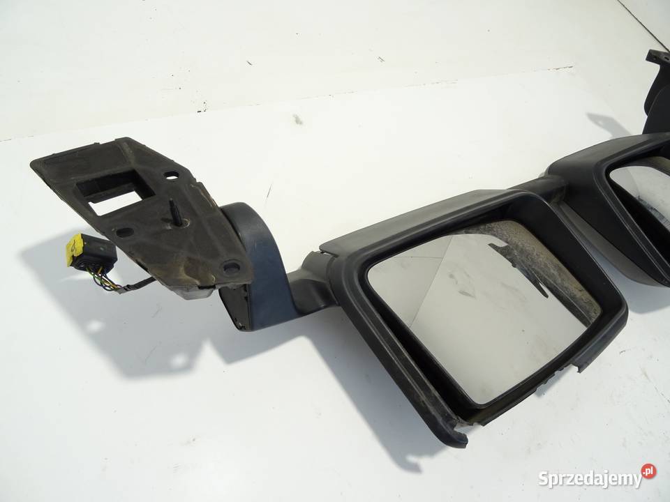 LUSTERKO PRAWE RENAULT TRUCKS T Van minibus