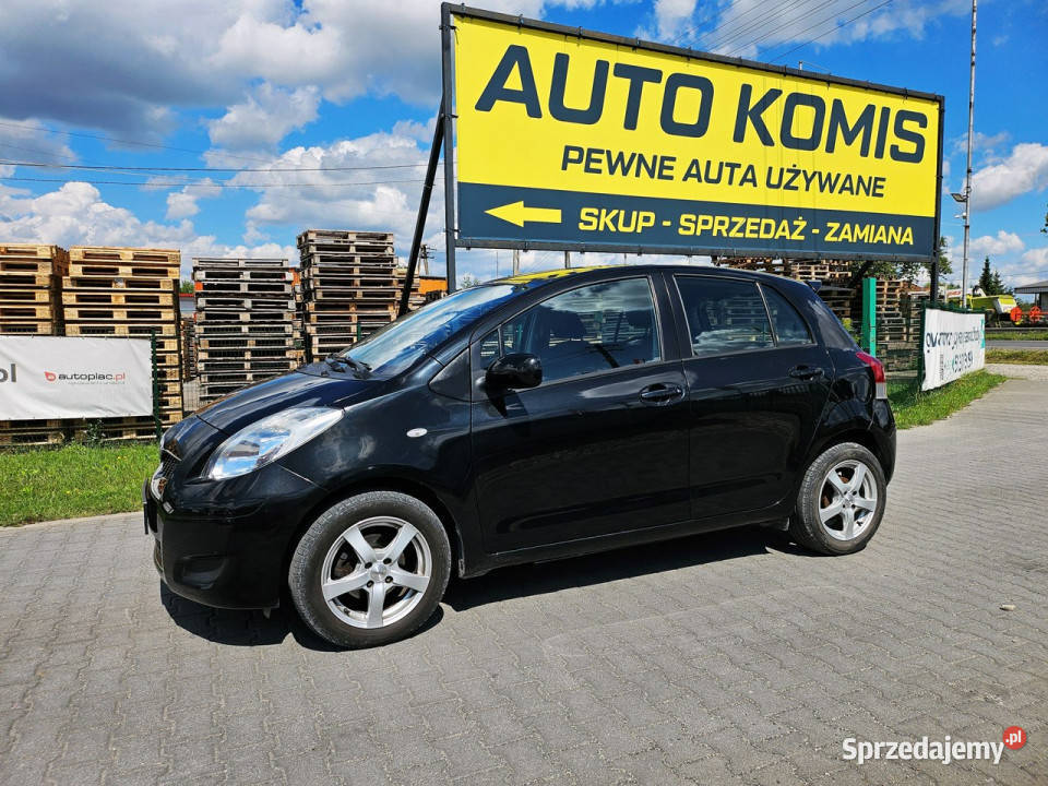 Toyota Yaris czarny