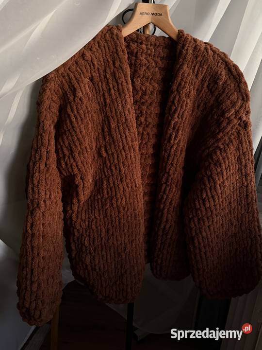 Miękki puszysty sweter
