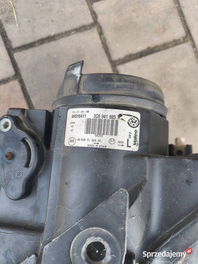 Reflektory lampy lewa i prawa przednie VW Passat Chodybki