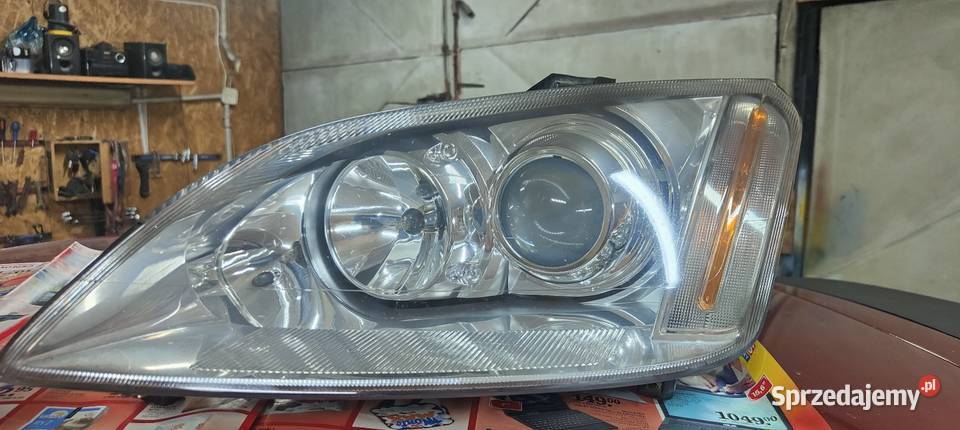 Ford c lampy Xenon komplet oryginalne Rok produkcji 2004 Zwoleń