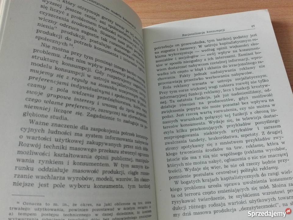 Spożycie zbiorowe i świadczenia społeczne M Rok wydania 1975 Gdańsk sprzedam