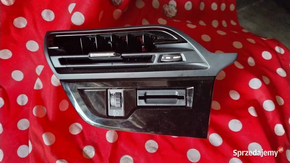Kratka wentylacyjna Citroen C4 Picasso II lifcie osobowe