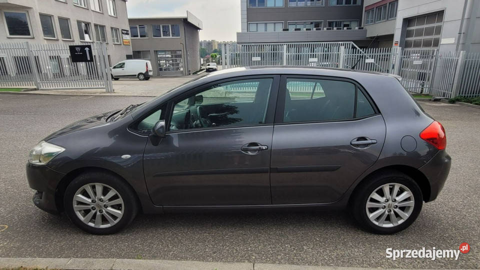Toyota Auris Toyota Auris na raty bez BIK KRD Kraków sprzedam