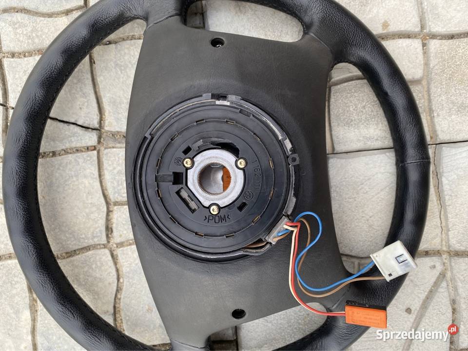 Kierownica czteroramienna BMW e36 z taśmą Bircza
