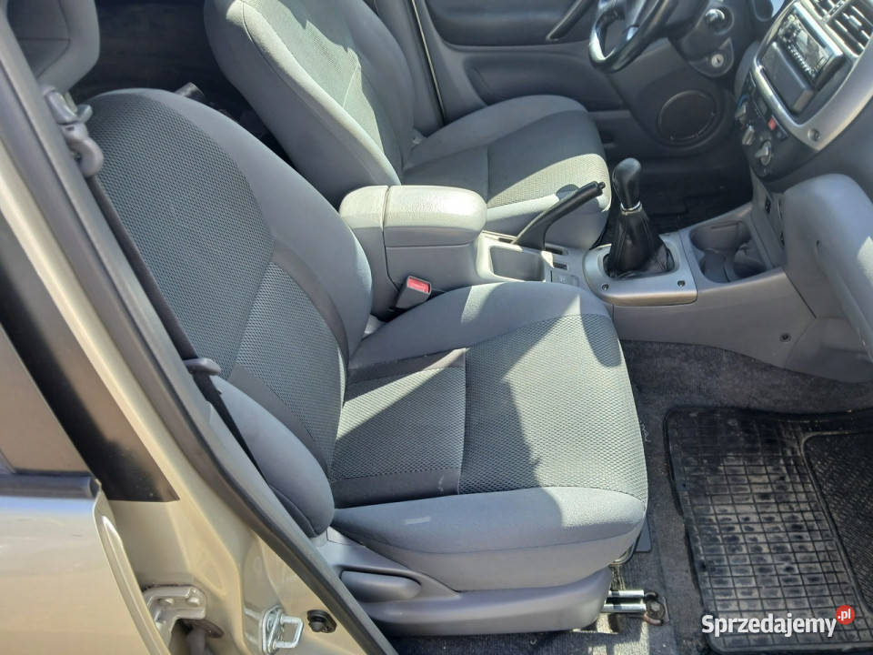 Toyota RAV4 20 D4D 4X4 5 drzwi klimatyzacja Rok produkcji 2002