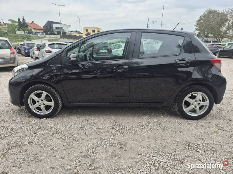 Toyota Yaris 13 Benz Kamera III 20112019 światła do jazdy dziennej Yaris Bydgoszcz