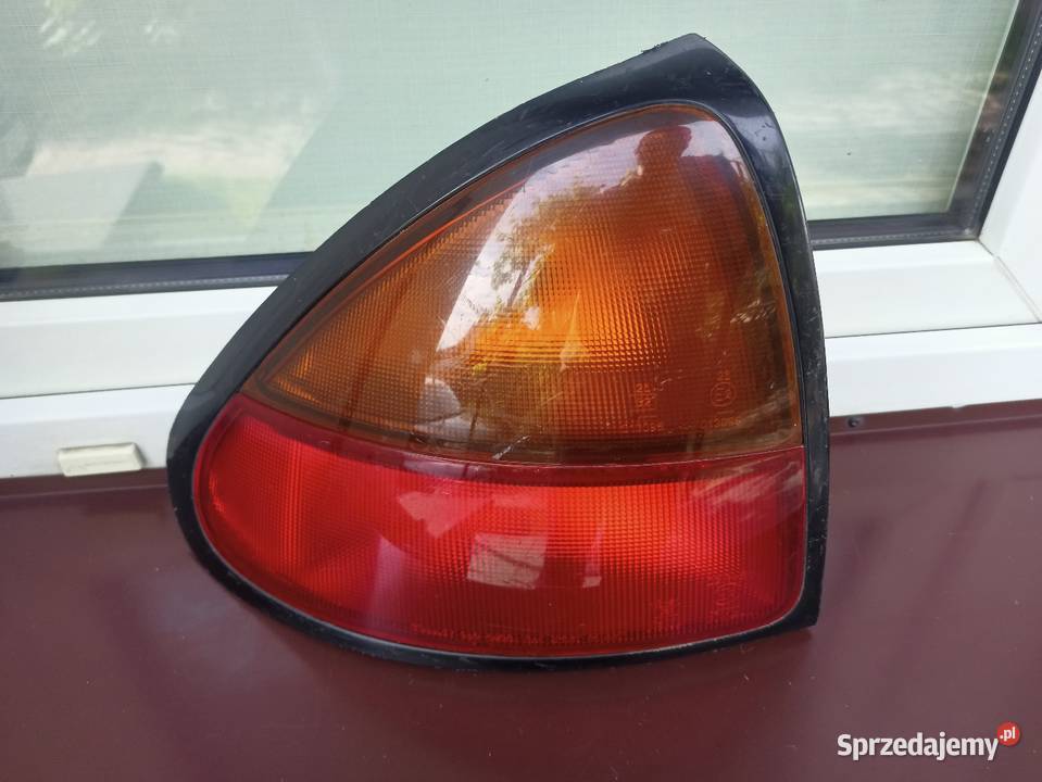Mazda 323C BA lampa tył tylna lewa oprawki Sieradz