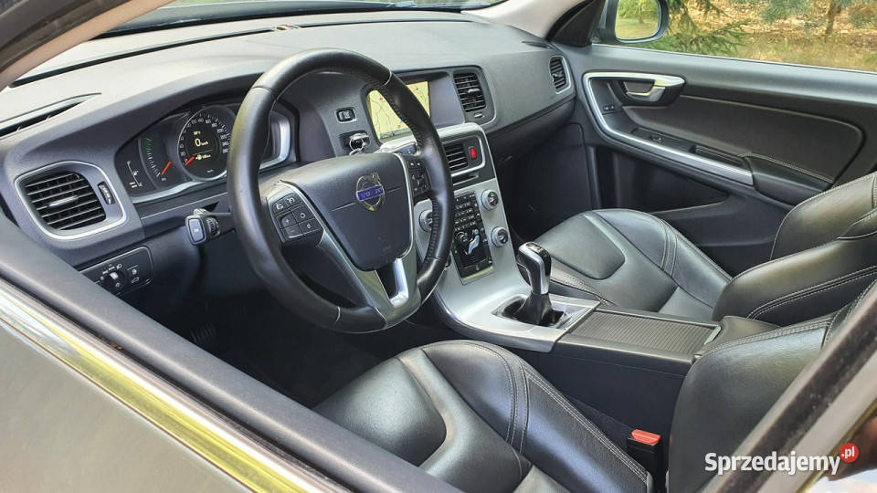 Volvo V60 20 D4 190 Momentum NAVI BiXenon Skóra kurtyny powietrzne Samochody osobowe Chmielnik