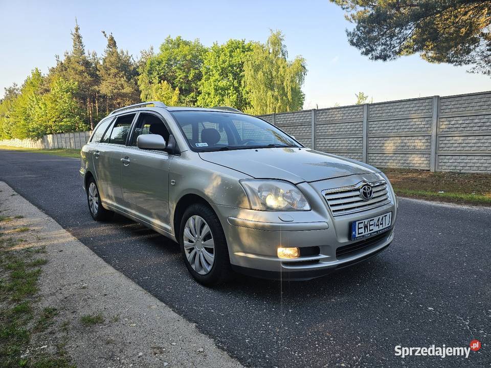 Toyota avensis 18 benzyna Chotynin sprzedam